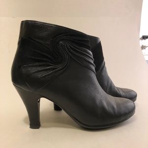Sofft Leather Ankle Boots Size 6M